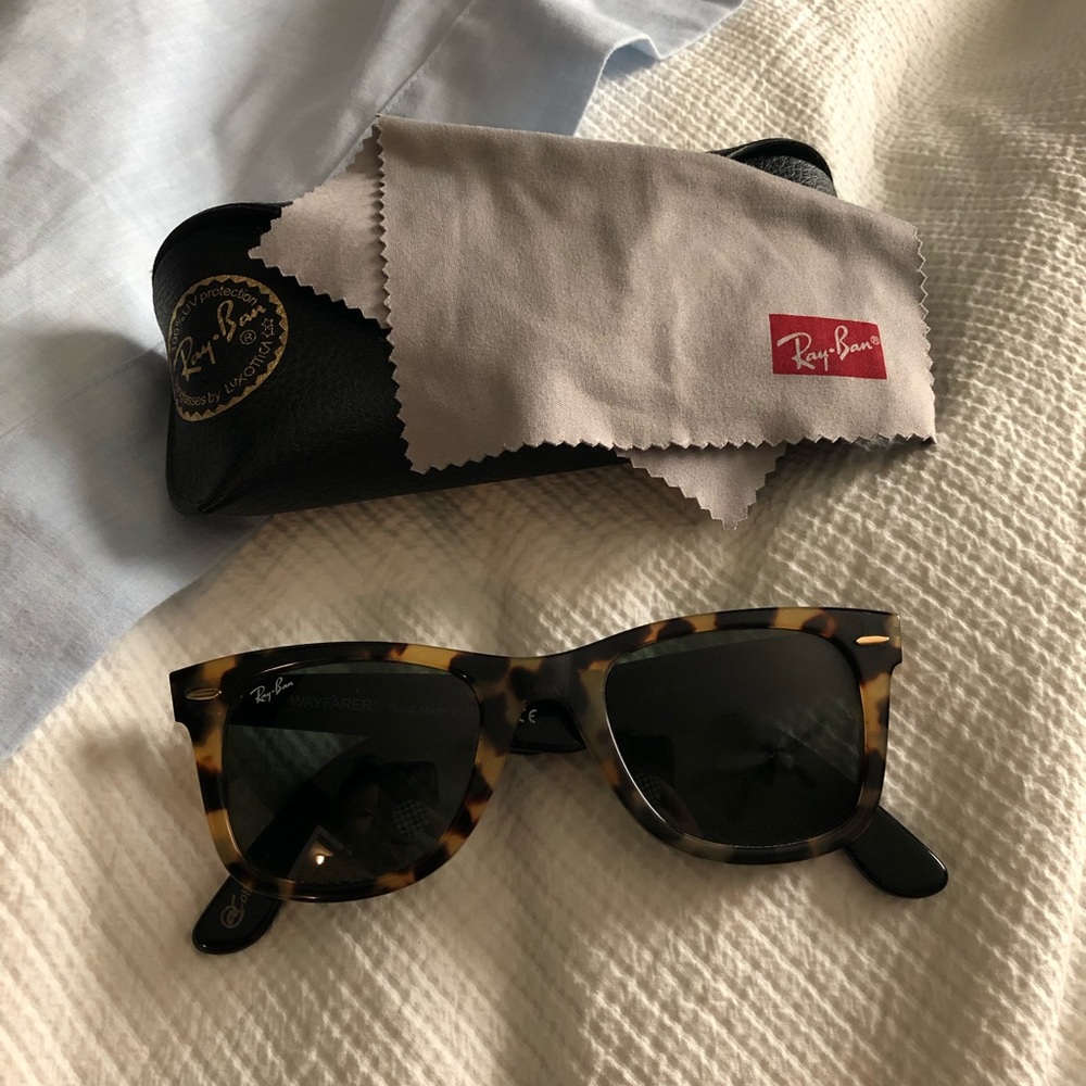 Tortoise Ray Ban Wayfarers in RB 2140 Style